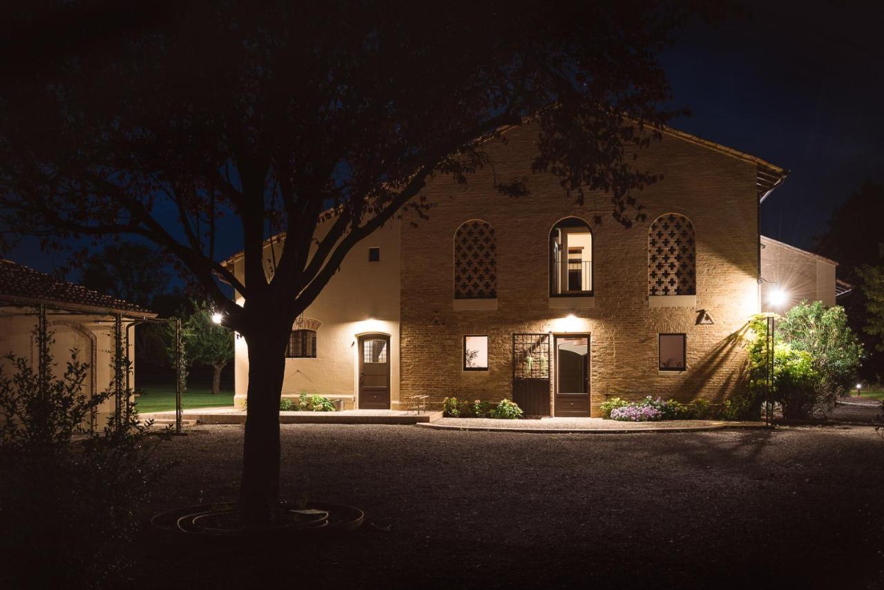 Case Zucchi Bioagriturismo Castelnuovo Fogliani Exterior foto